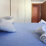 Veronika *